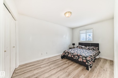 8317 171A Avenue, Edmonton, AB 