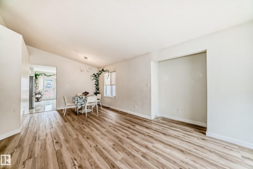 8317 171A Avenue, Edmonton, AB 