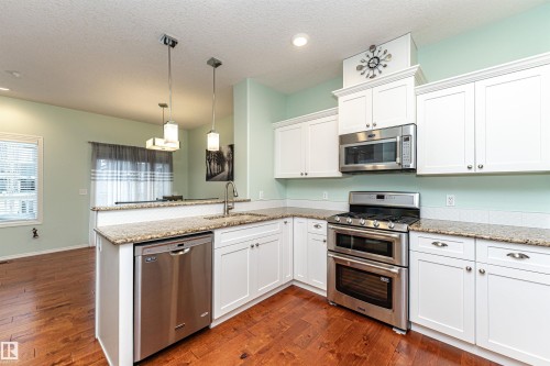 7003 174 Avenue Nw, Edmonton, AB - Indoor Photo Showing Kitchen