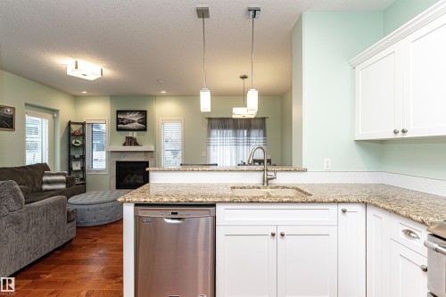 7003 174 Avenue Nw, Edmonton, AB - Indoor Photo Showing Kitchen