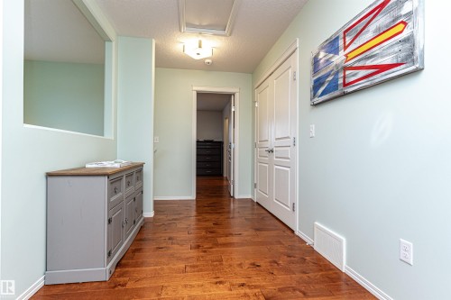 7003 174 Avenue Nw, Edmonton, AB - Indoor Photo Showing Other Room