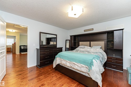 7003 174 Avenue Nw, Edmonton, AB - Indoor Photo Showing Bedroom