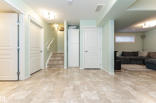 7003 174 Avenue Nw, Edmonton, AB - Indoor Photo Showing Other Room