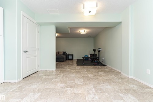 7003 174 Avenue Nw, Edmonton, AB - Indoor Photo Showing Other Room