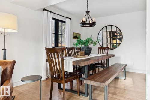 15504 Rio Terrace Drive, Edmonton, AB - Indoor Photo Showing Dining Room
