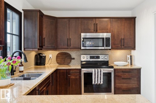 15504 Rio Terrace Drive, Edmonton, AB - Indoor Photo Showing Kitchen With Double Sink With Upgraded Kitchen