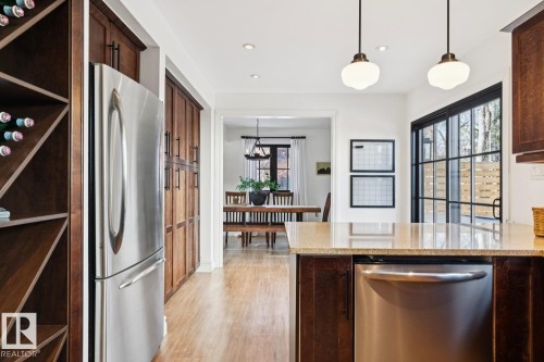 15504 Rio Terrace Drive, Edmonton, AB - Indoor Photo Showing Kitchen