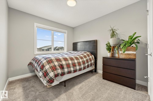 Bedroom featuring carpet - 74 Royal Street, St. Albert, AB - Indoor Photo Showing Bedroom