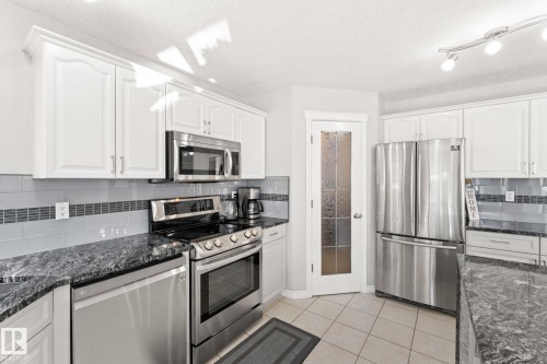 10655 181 Avenue, Edmonton, AB - Indoor Photo Showing Kitchen With Upgraded Kitchen