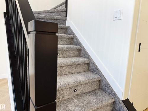 1558 Siskin Link Link, Edmonton, AB - Indoor Photo Showing Other Room