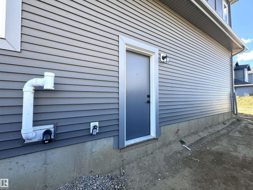 1558 Siskin Link Link, Edmonton, AB - Outdoor With Exterior