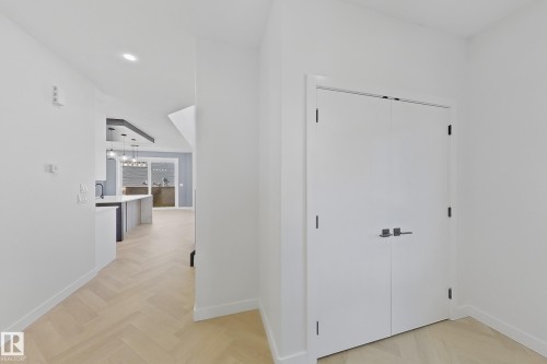 1558 Siskin Link Link, Edmonton, AB - Indoor Photo Showing Other Room