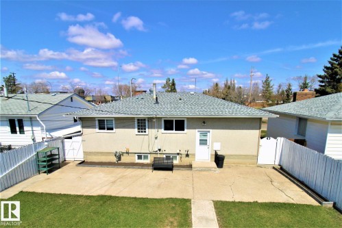 12111 137 Avenue, Edmonton, AB - Outdoor