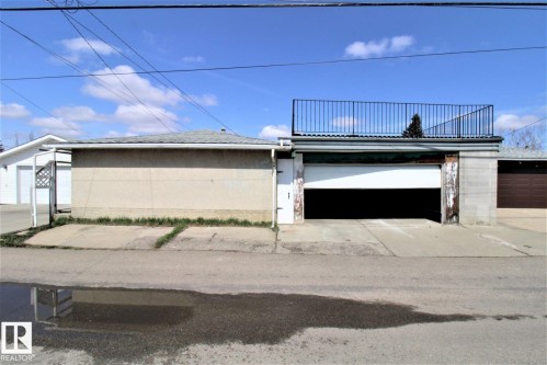 12111 137 Avenue, Edmonton, AB - Outdoor