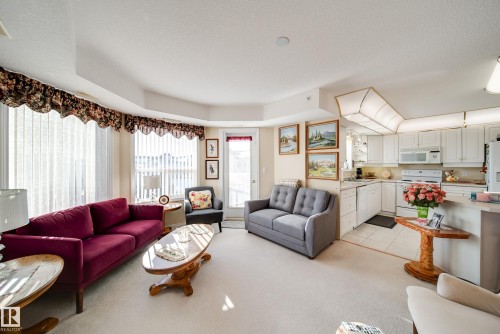 411 6703 172 Street, Edmonton, AB - Indoor Photo Showing Living Room