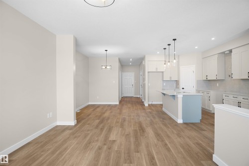 17518 5A Street, Edmonton, AB - Indoor Photo Showing Kitchen