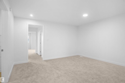 1332 11 Avenue, Edmonton, AB - Indoor Photo Showing Other Room