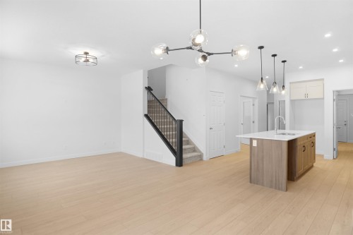 1332 11 Avenue, Edmonton, AB - Indoor