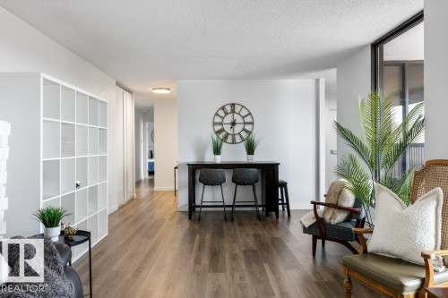 802 8220 Jasper Avenue, Edmonton, AB - Indoor