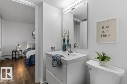 802 8220 Jasper Avenue, Edmonton, AB - Indoor Photo Showing Bathroom