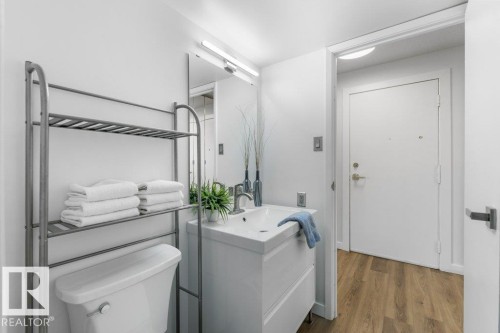 802 8220 Jasper Avenue, Edmonton, AB - Indoor Photo Showing Laundry Room