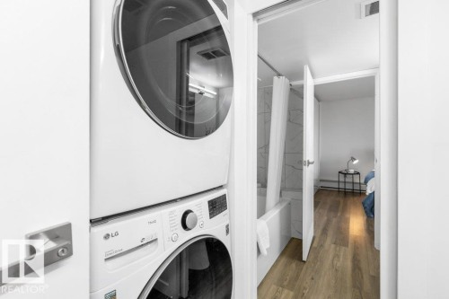 802 8220 Jasper Avenue, Edmonton, AB - Indoor Photo Showing Laundry Room
