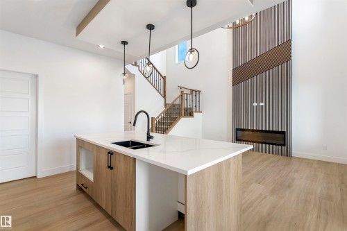 60 Meadowgrove Landing, Spruce Grove, AB - Indoor Photo Showing Kitchen With Double Sink With Upgraded Kitchen