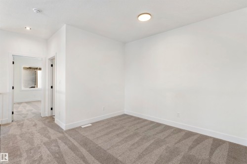 60 Meadowgrove Landing, Spruce Grove, AB - Indoor Photo Showing Other Room