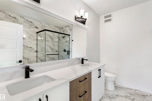 60 Meadowgrove Landing, Spruce Grove, AB - Indoor Photo Showing Bathroom