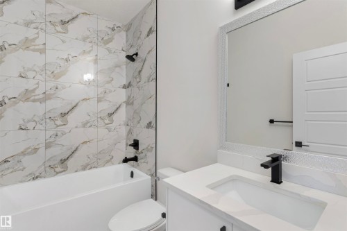 60 Meadowgrove Landing, Spruce Grove, AB - Indoor Photo Showing Bathroom