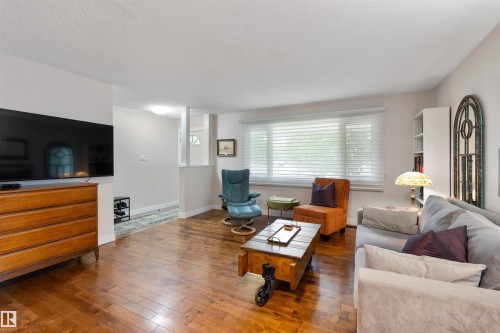 35 Stanley Drive, St. Albert, AB - Indoor Photo Showing Living Room