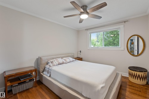 35 Stanley Drive, St. Albert, AB - Indoor Photo Showing Bedroom