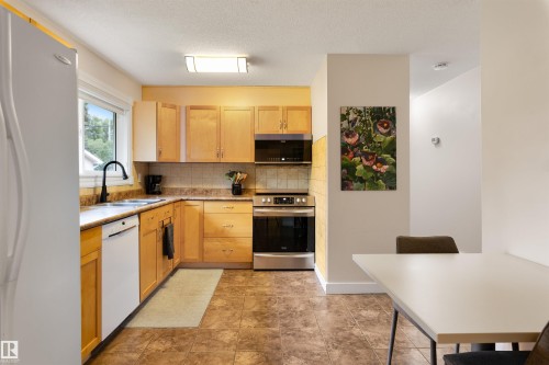 35 Stanley Drive, St. Albert, AB - Indoor Photo Showing Kitchen With Double Sink