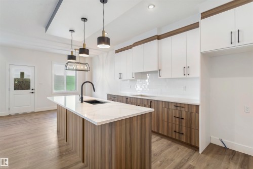 58 Meadowgrove Landing, Spruce Grove, AB - Indoor Photo Showing Kitchen