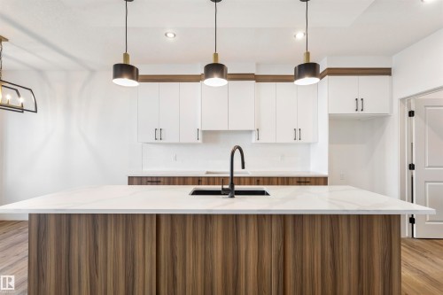 58 Meadowgrove Landing, Spruce Grove, AB - Indoor Photo Showing Kitchen