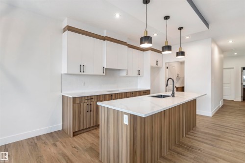 58 Meadowgrove Landing, Spruce Grove, AB - Indoor Photo Showing Kitchen With Upgraded Kitchen