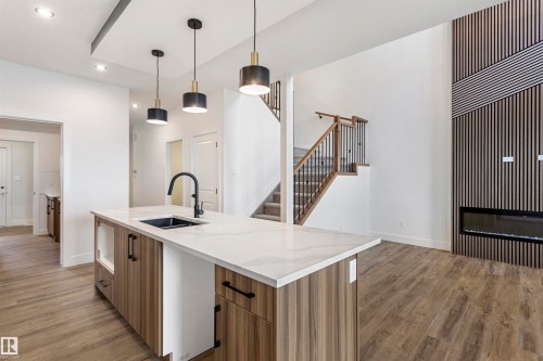 58 Meadowgrove Landing, Spruce Grove, AB - Indoor Photo Showing Kitchen