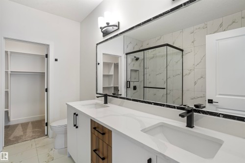 58 Meadowgrove Landing, Spruce Grove, AB - Indoor Photo Showing Bathroom