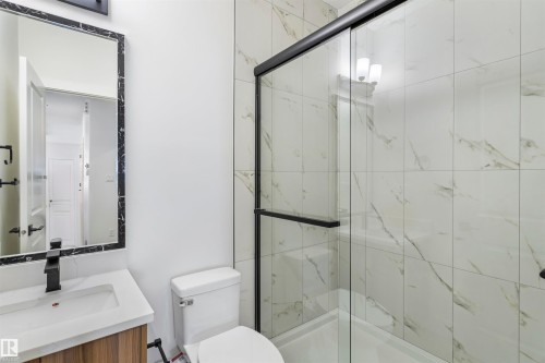58 Meadowgrove Landing, Spruce Grove, AB - Indoor Photo Showing Bathroom