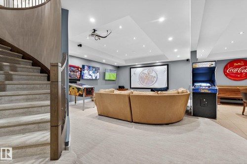 4810 Donsdale Drive, Edmonton, AB - Indoor Photo Showing Other Room