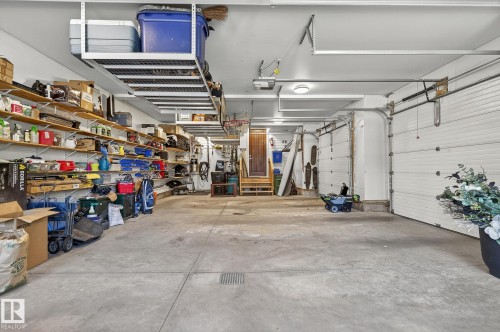 4810 Donsdale Drive, Edmonton, AB - Indoor Photo Showing Garage