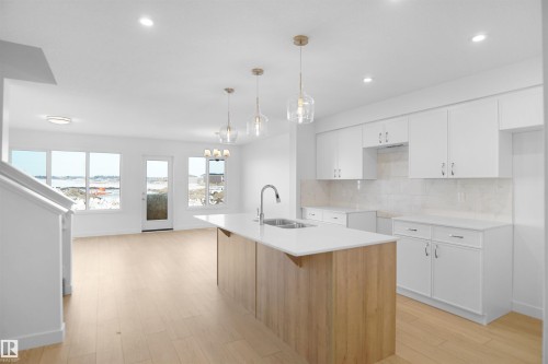 624 176 Avenue, Edmonton, AB - Indoor Photo Showing Kitchen With Double Sink With Upgraded Kitchen