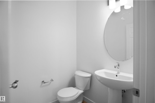 4 Ellis Link, Spruce Grove, AB - Indoor Photo Showing Bathroom