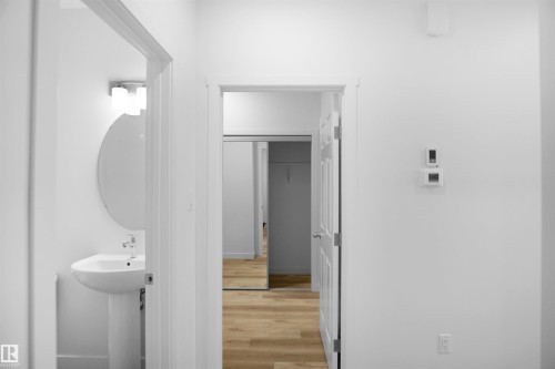 4 Ellis Link, Spruce Grove, AB - Indoor Photo Showing Bathroom