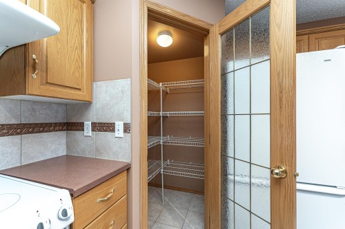 24 211 Blackburn Drive E, Edmonton, AB - Indoor