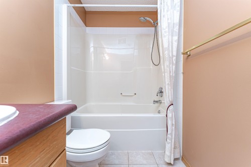 24 211 Blackburn Drive E, Edmonton, AB - Indoor Photo Showing Bathroom