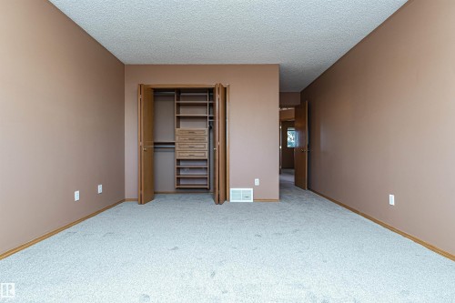 24 211 Blackburn Drive E, Edmonton, AB - Indoor Photo Showing Other Room