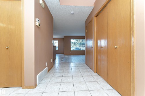 24 211 Blackburn Drive E, Edmonton, AB - Indoor Photo Showing Other Room