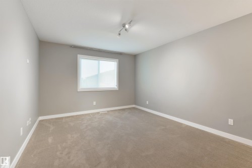 2328 Ware Crescent, Edmonton, AB - Indoor Photo Showing Other Room