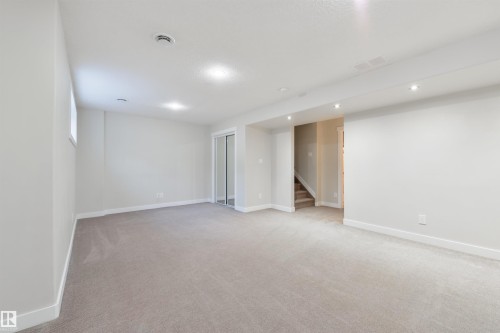 2328 Ware Crescent, Edmonton, AB - Indoor Photo Showing Other Room